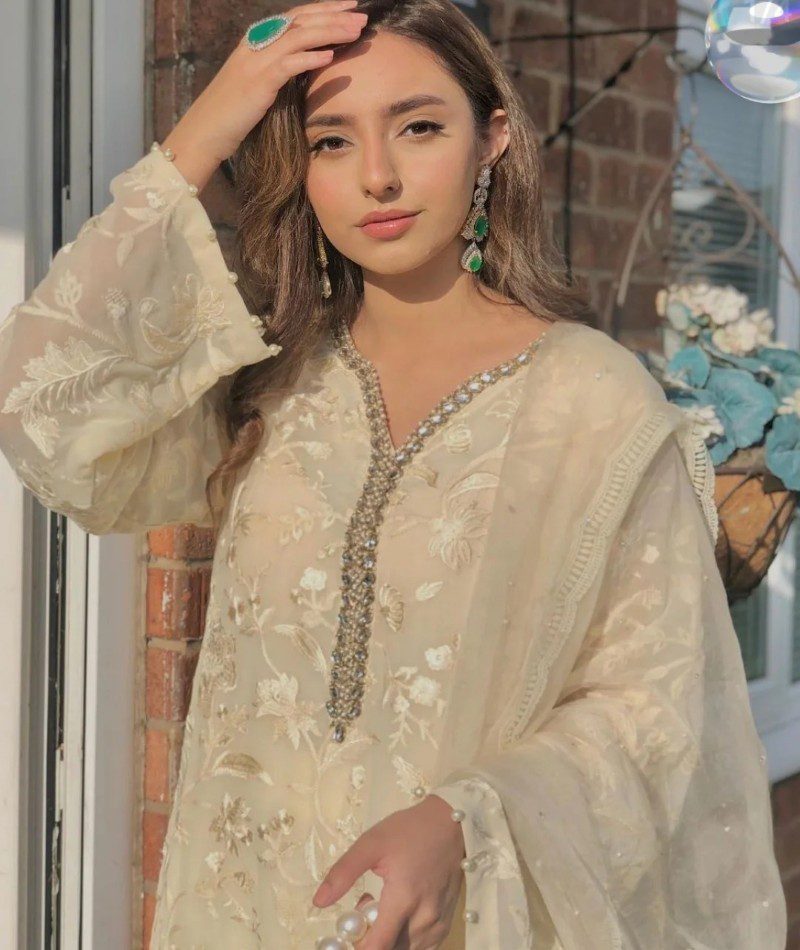 beautiful girl photos for dp