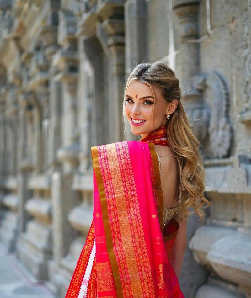 beautiful girl whatsapp dp