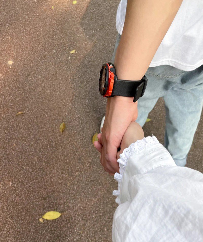 couple hand pic original 26