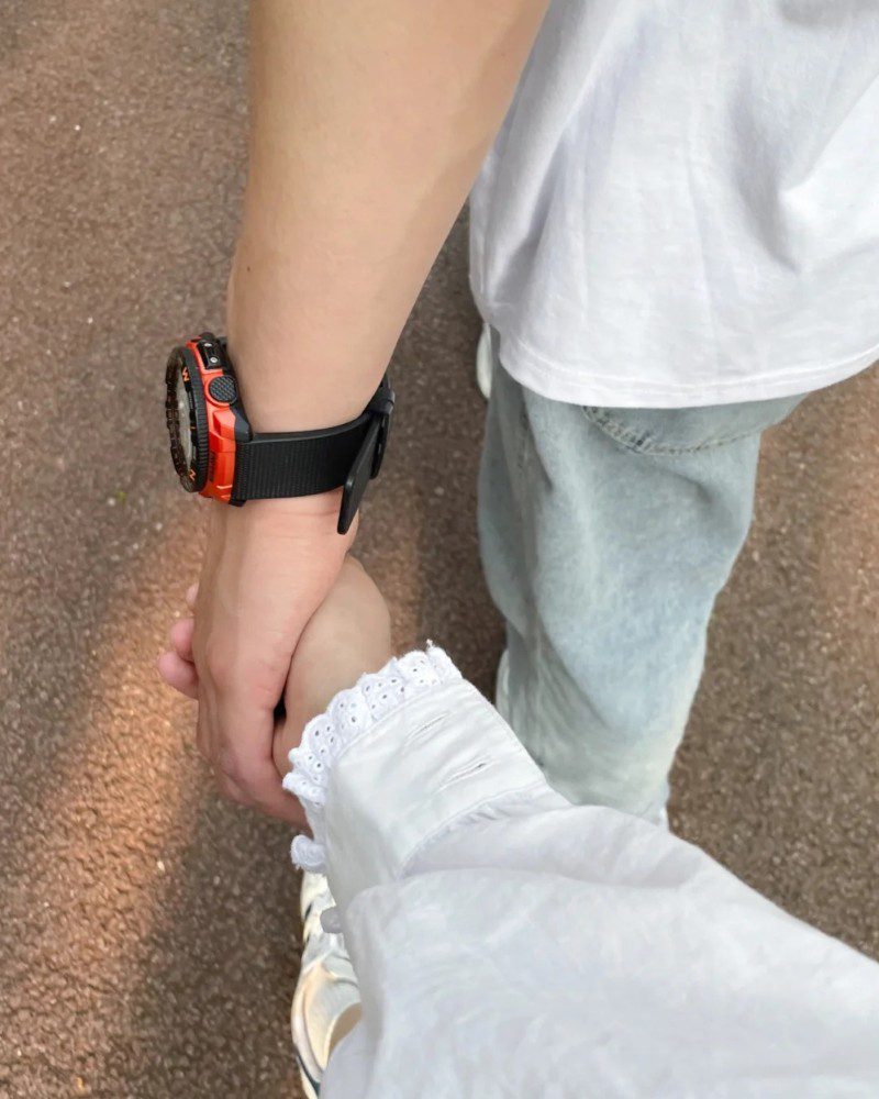 couple hand pic real 17