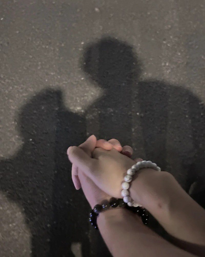 couple hand pic real 21