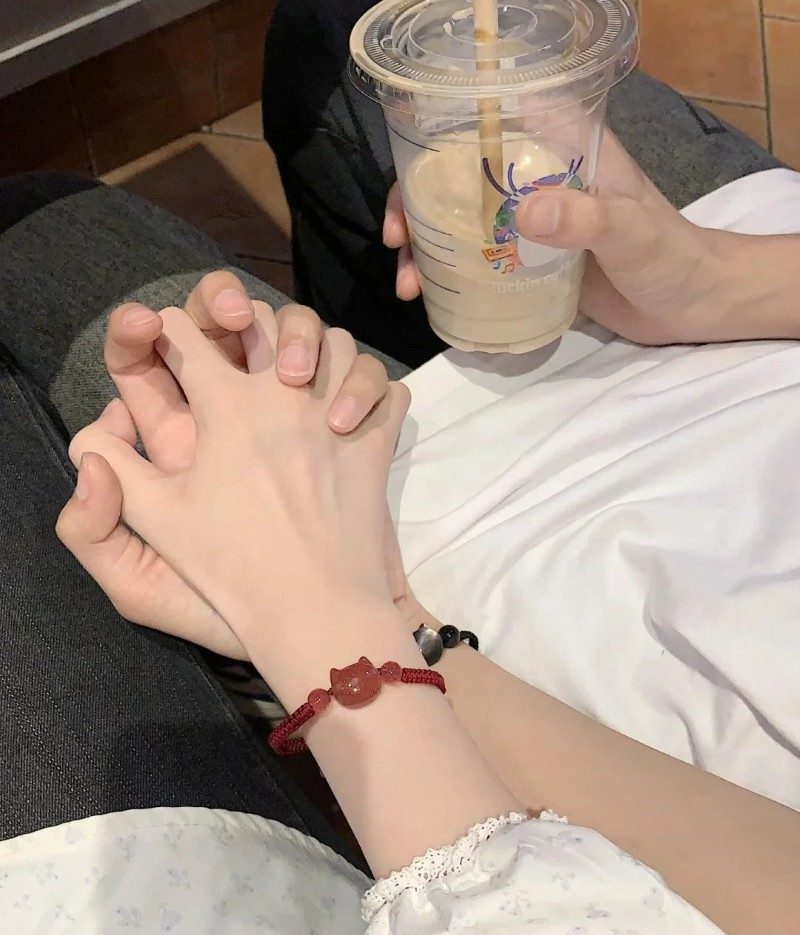 couple hand pic real 22