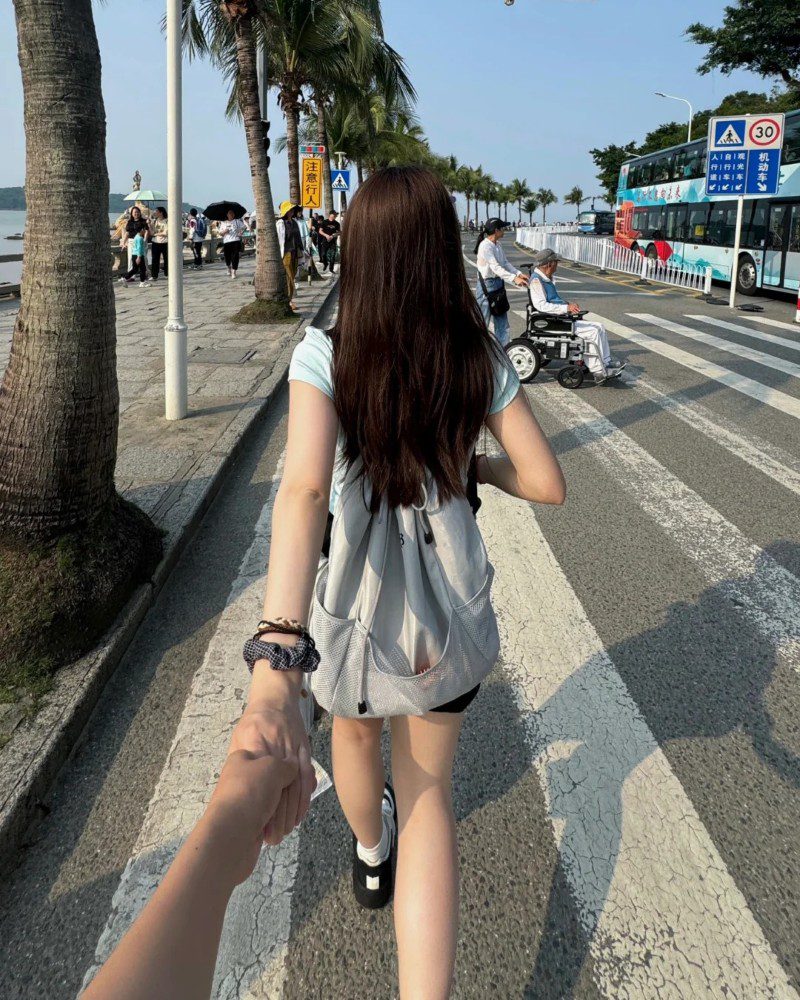 couple hand pic real 24