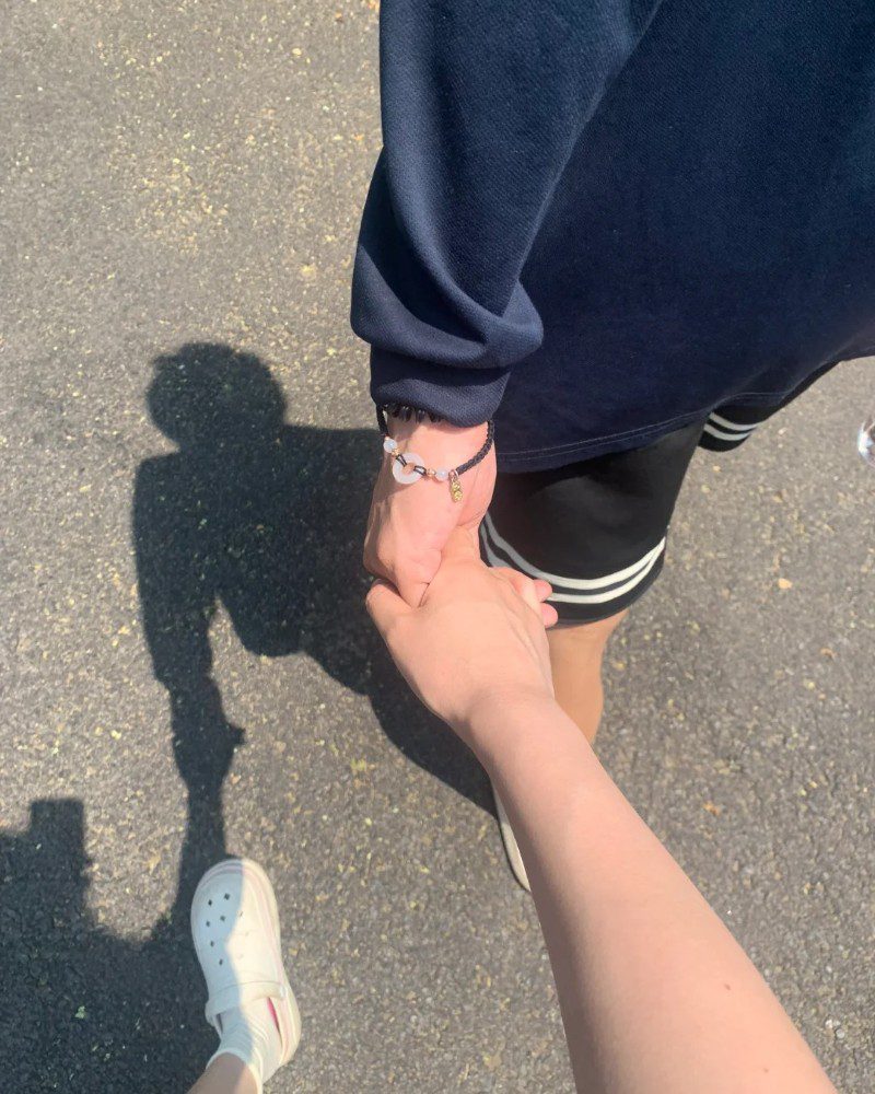couple hand pic real 29
