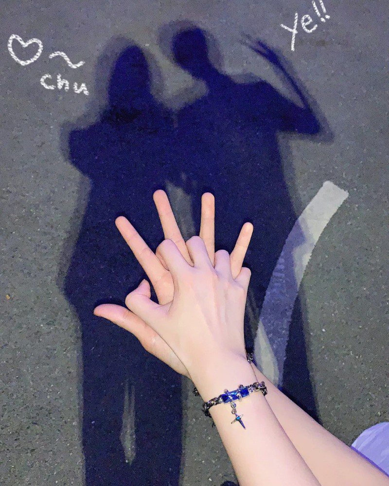 couple hands pics real