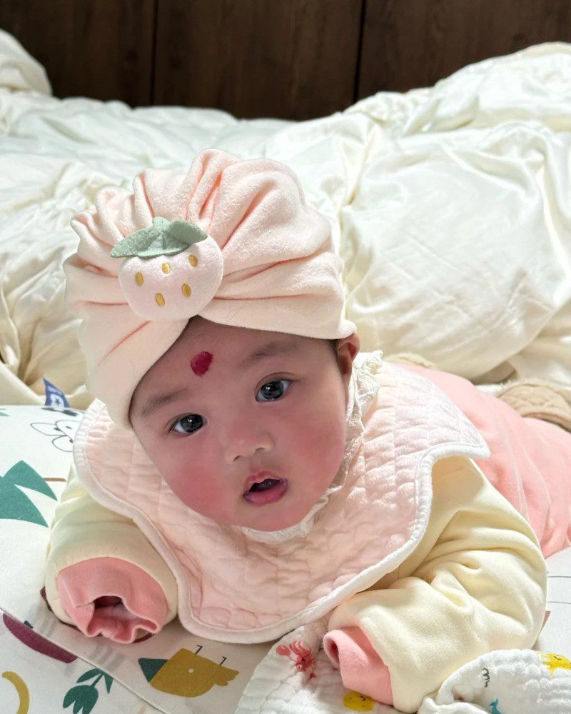 cute girl baby dp