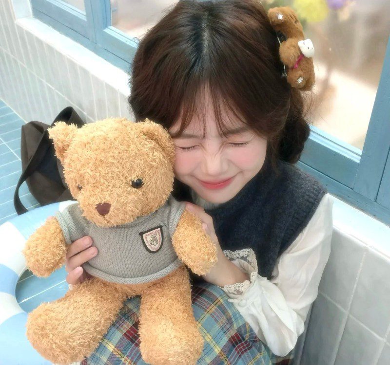 cute girl with teddy bear profile pic 10