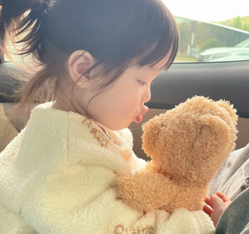 cute girl with teddy bear profile pic 13