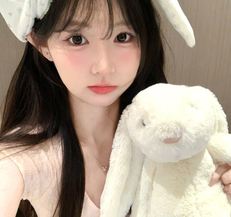 cute girl with teddy bear profile pic 18