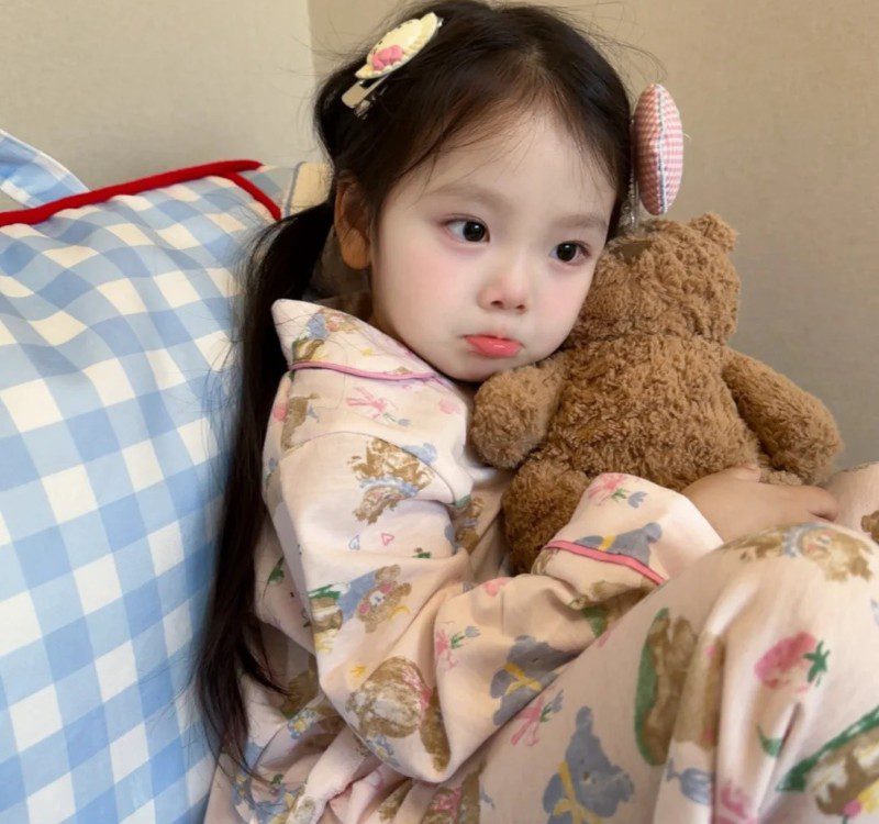 cute girl with teddy bear profile pic 3