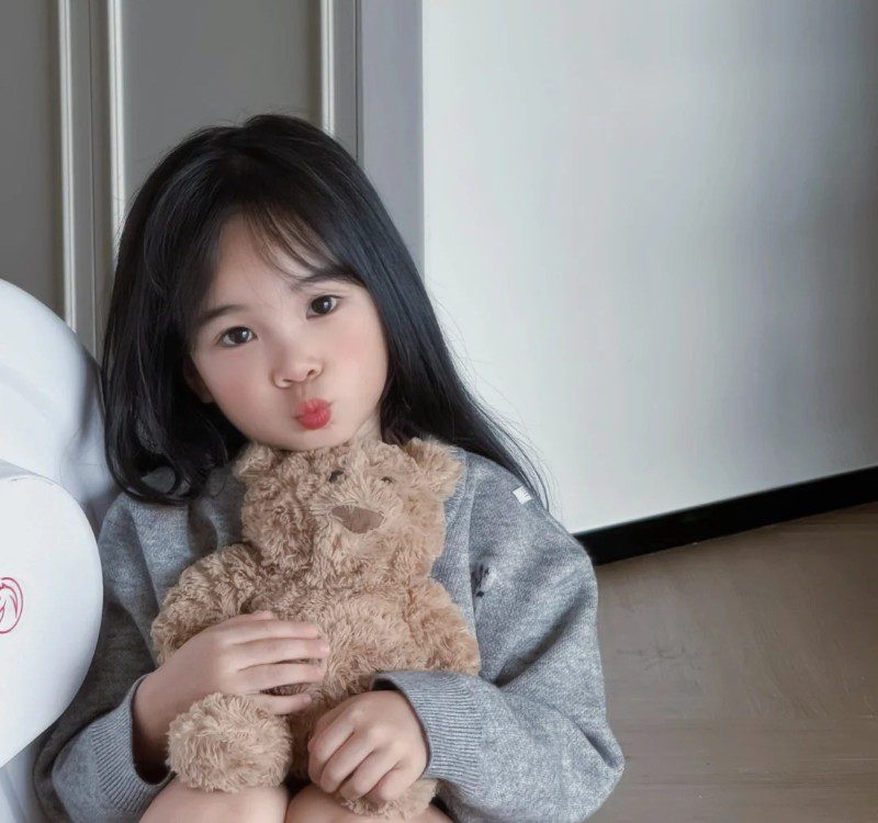 cute girl with teddy bear profile pic 6