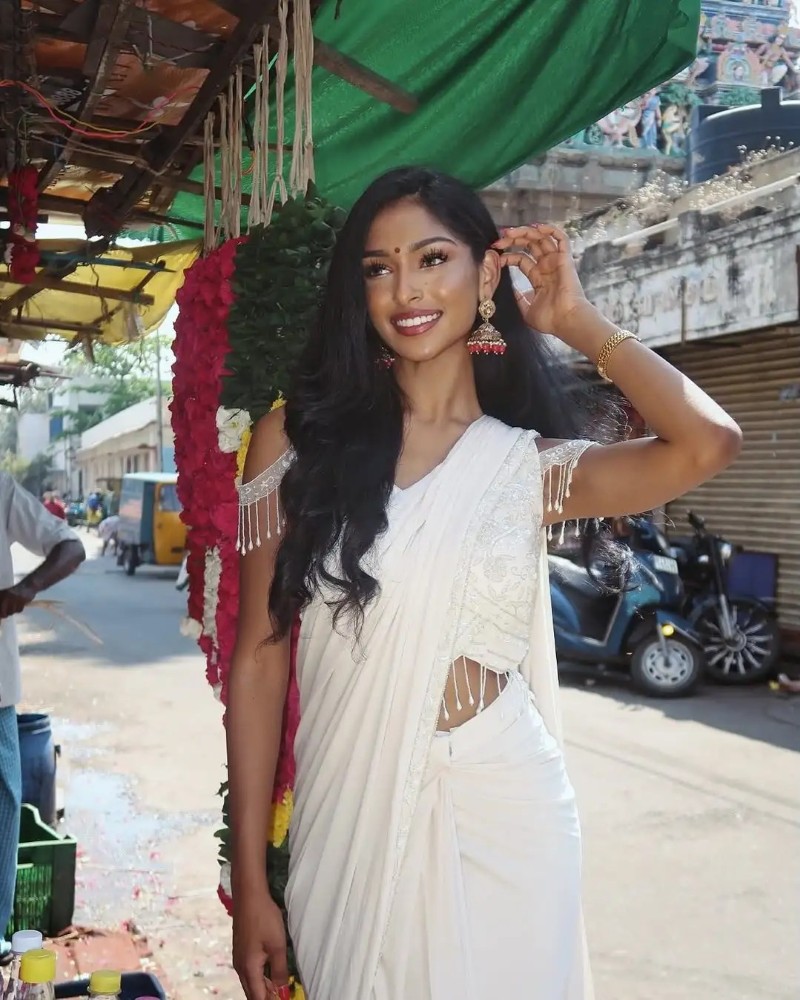 happy girl dp for whatsapp