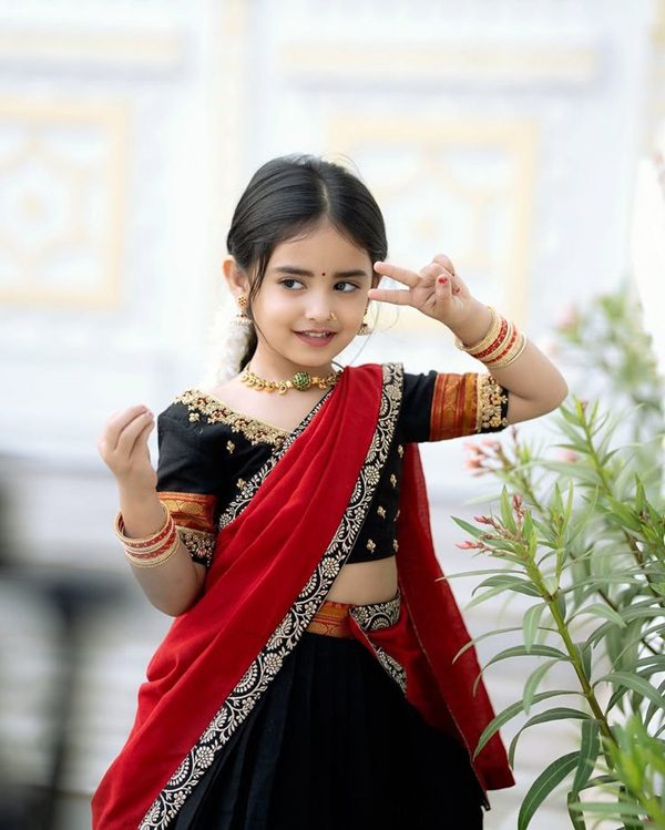 whatsapp dp cute girl pic