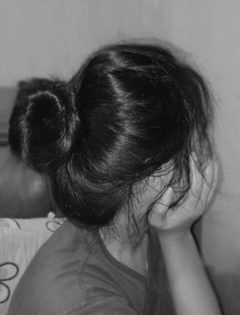 whatsapp dp sad girl pic